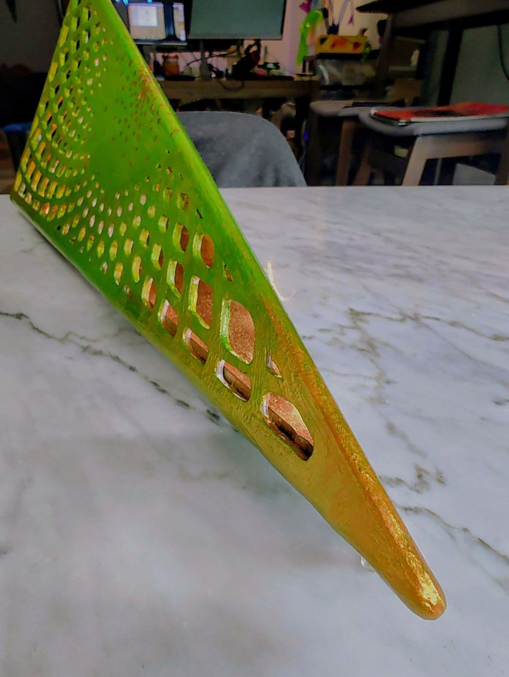 Green Gold Knotted Small Tri Prism Wall Sconce